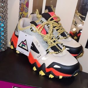 Brand New Fila women’s size 8